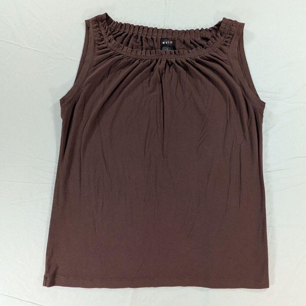 Wvie Brown feminine flowy sleeveless blouse size large ruffle Roud neck Flaw